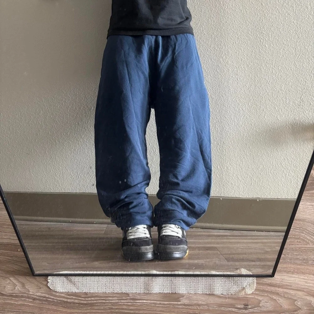 Vintage Y2K/2000s Navy Blue Essential Sweatpants! Fits M